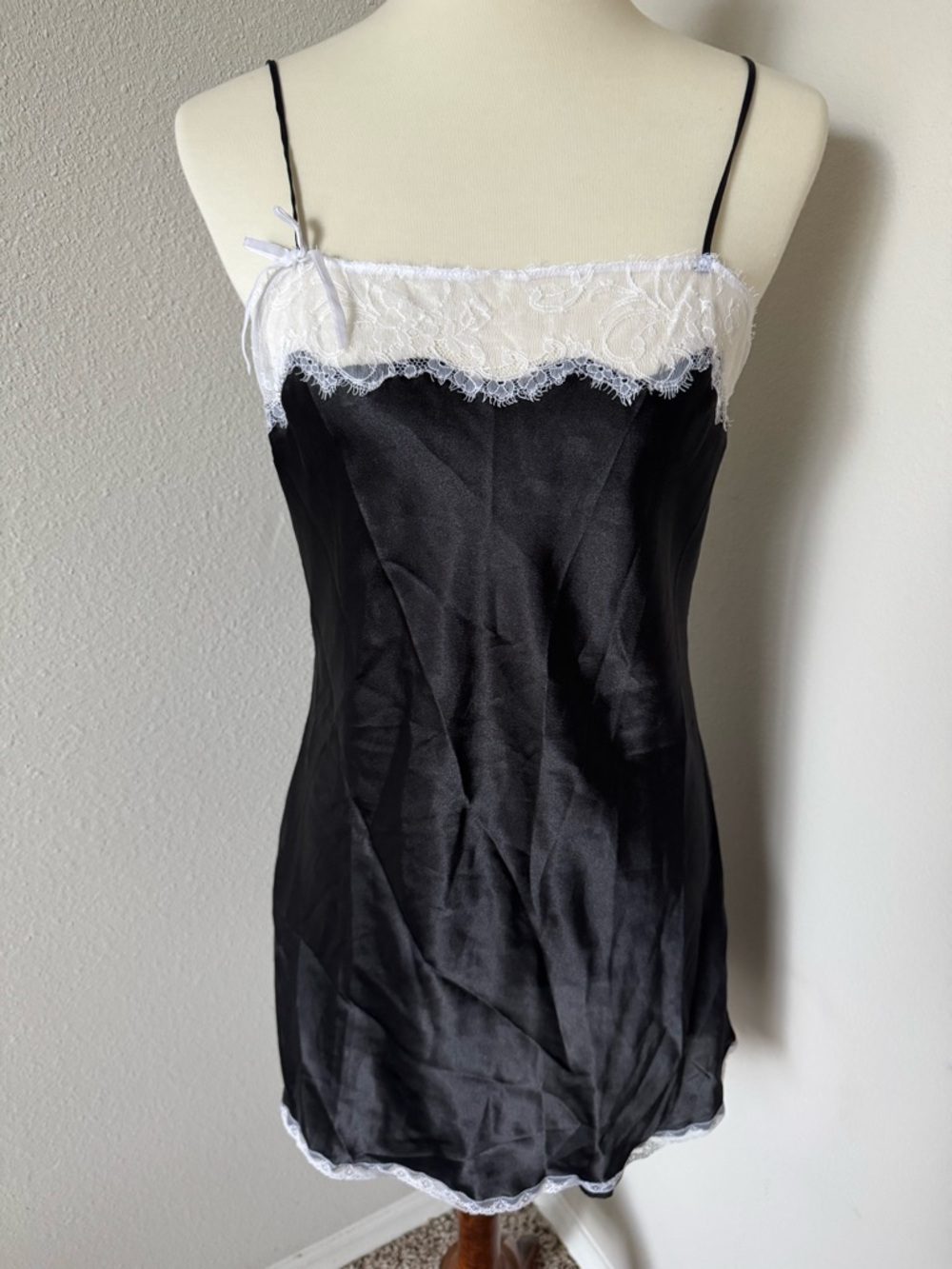 🖤Victoria Secret Black White Satin Lace Bow Maid Slip Chemise🖤